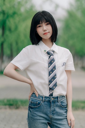 邹婷.jpg